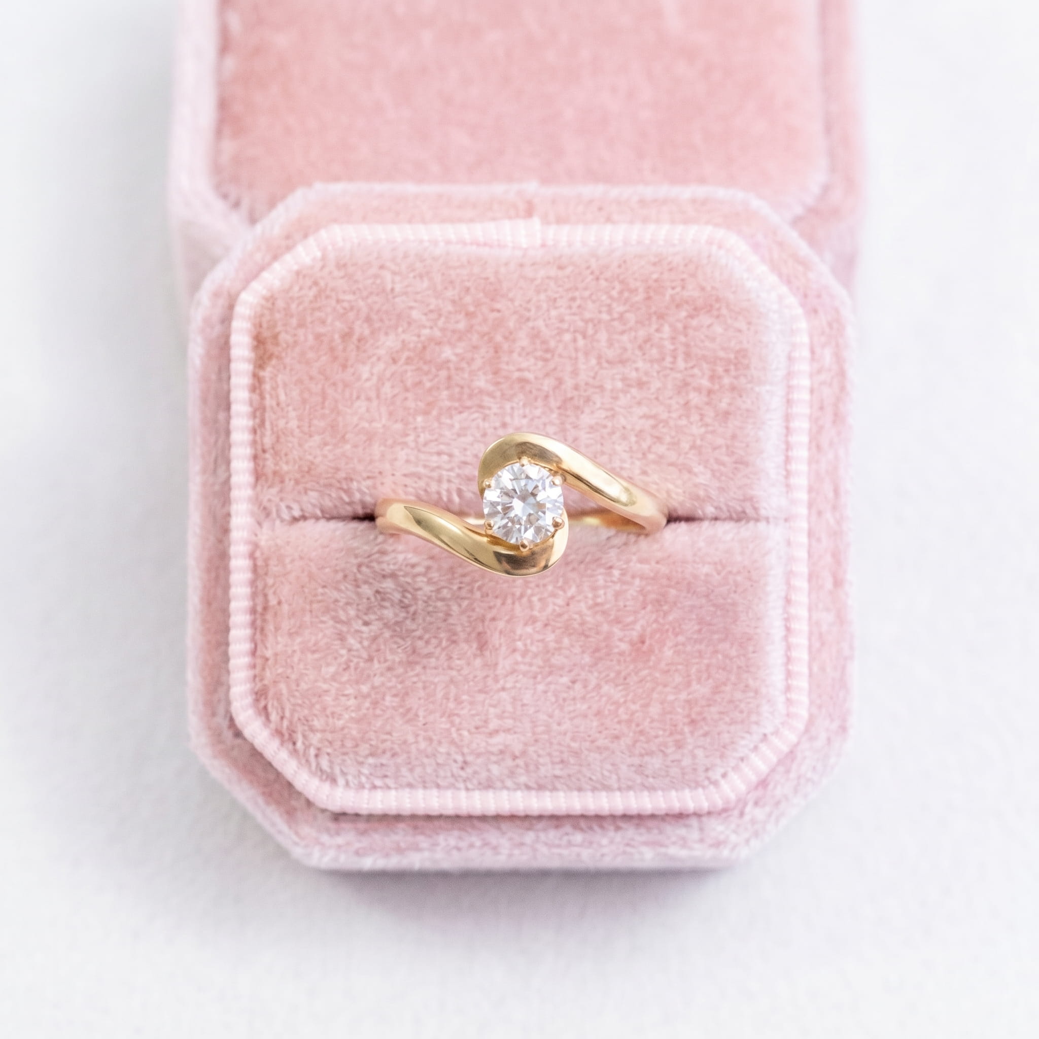 Gold anniversary bracelet